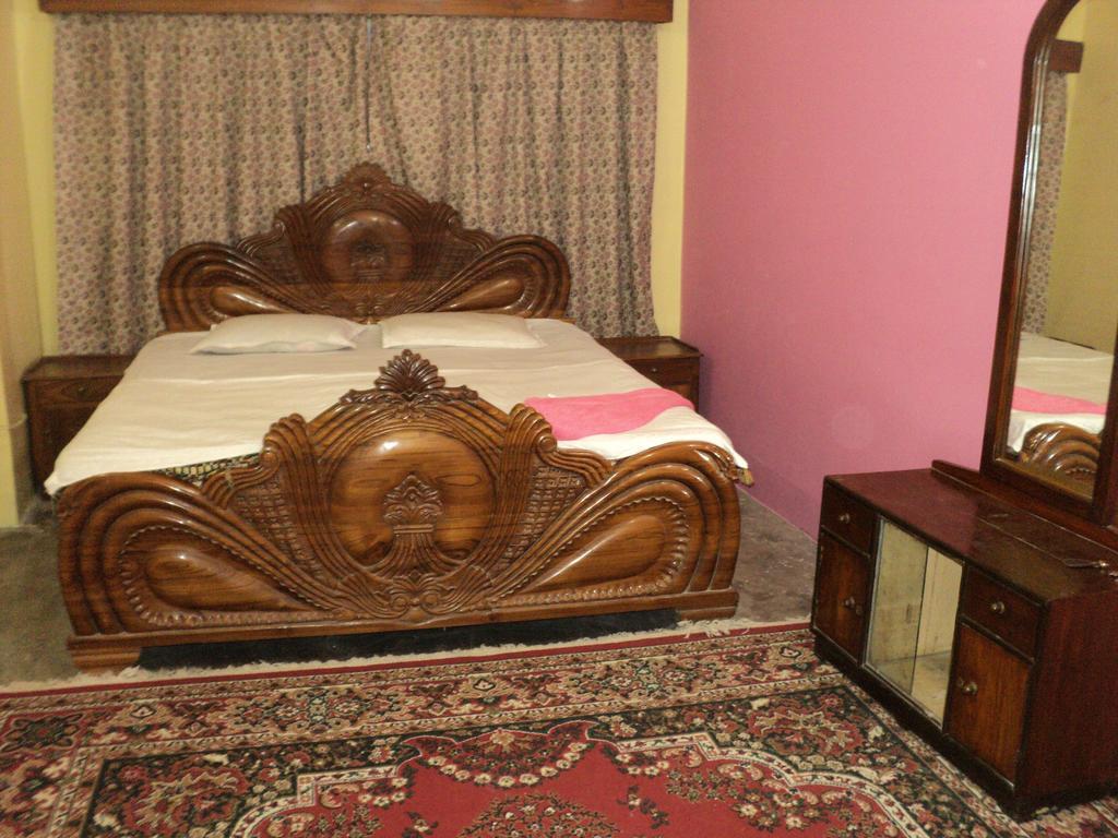 Royal Paying Guest Hotel Kolkata Exterior photo