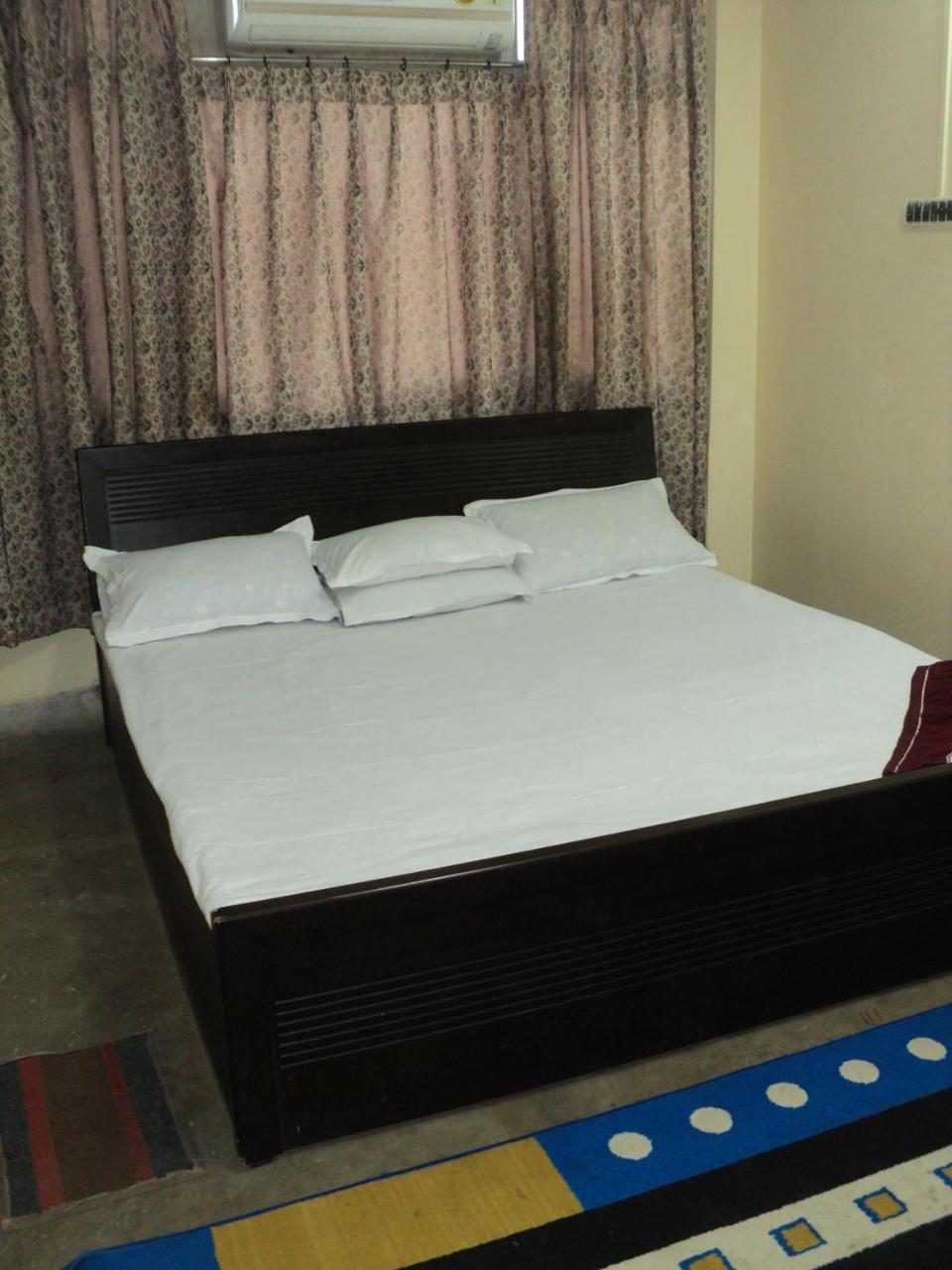 Royal Paying Guest Hotel Kolkata Exterior photo